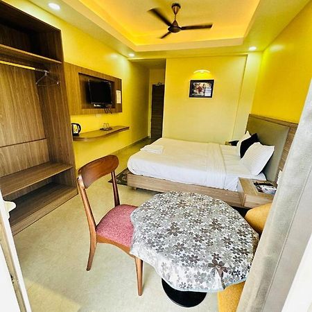 Royal Beach International Puri Exterior foto